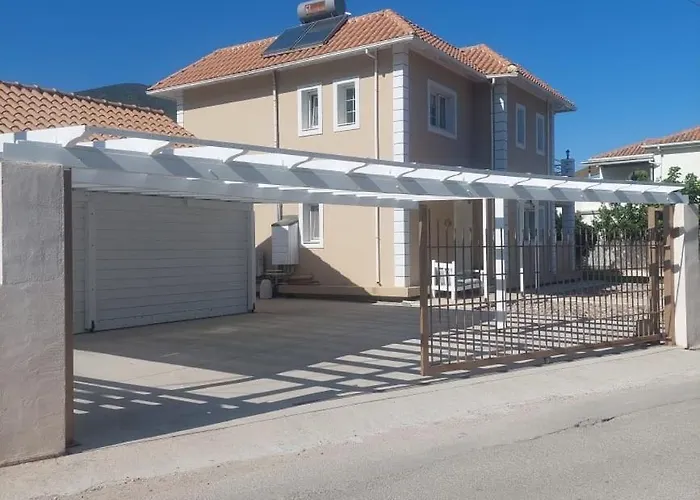 Morris Vila Nydri (Lefkada)